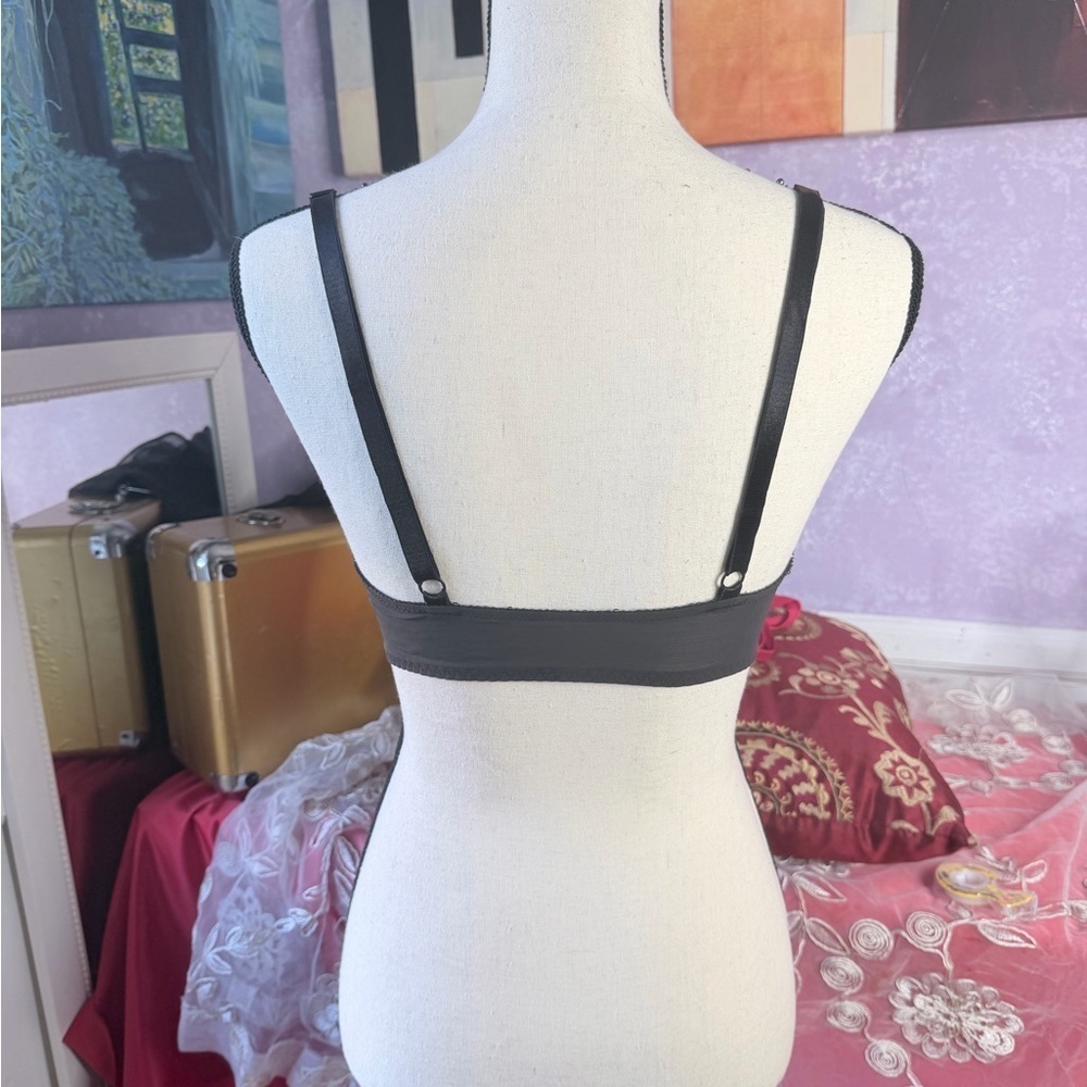 Push-Up Victoria's Secret Lace Front Closure Bra Duo - Black and Red - Picture 9 of 15